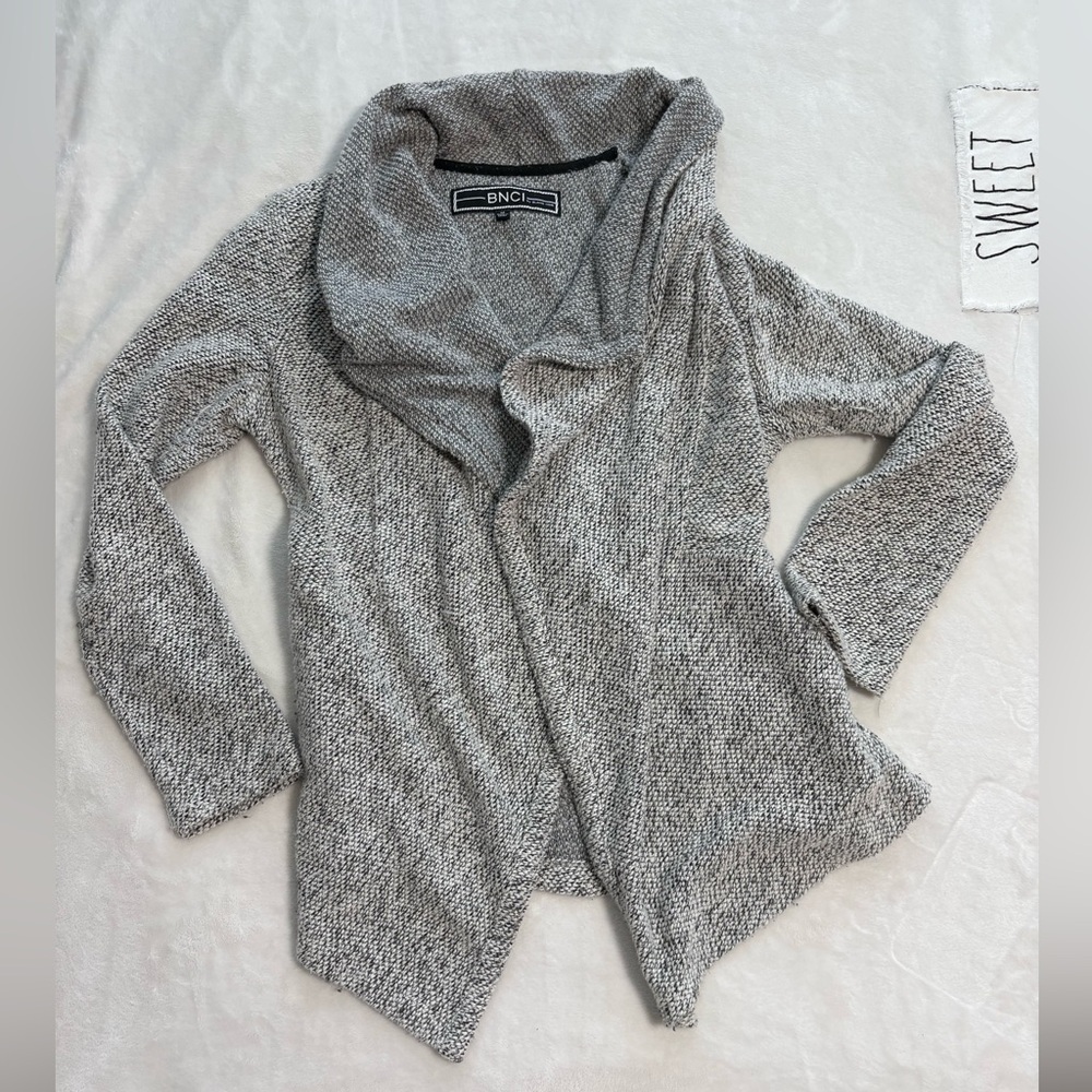 BNCI Blanc Noir Textured Gray Sweater size medium